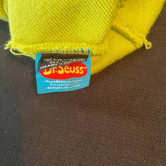 Men's Dr. Seuss Grinch Knit Hat - Picture 3 of 3